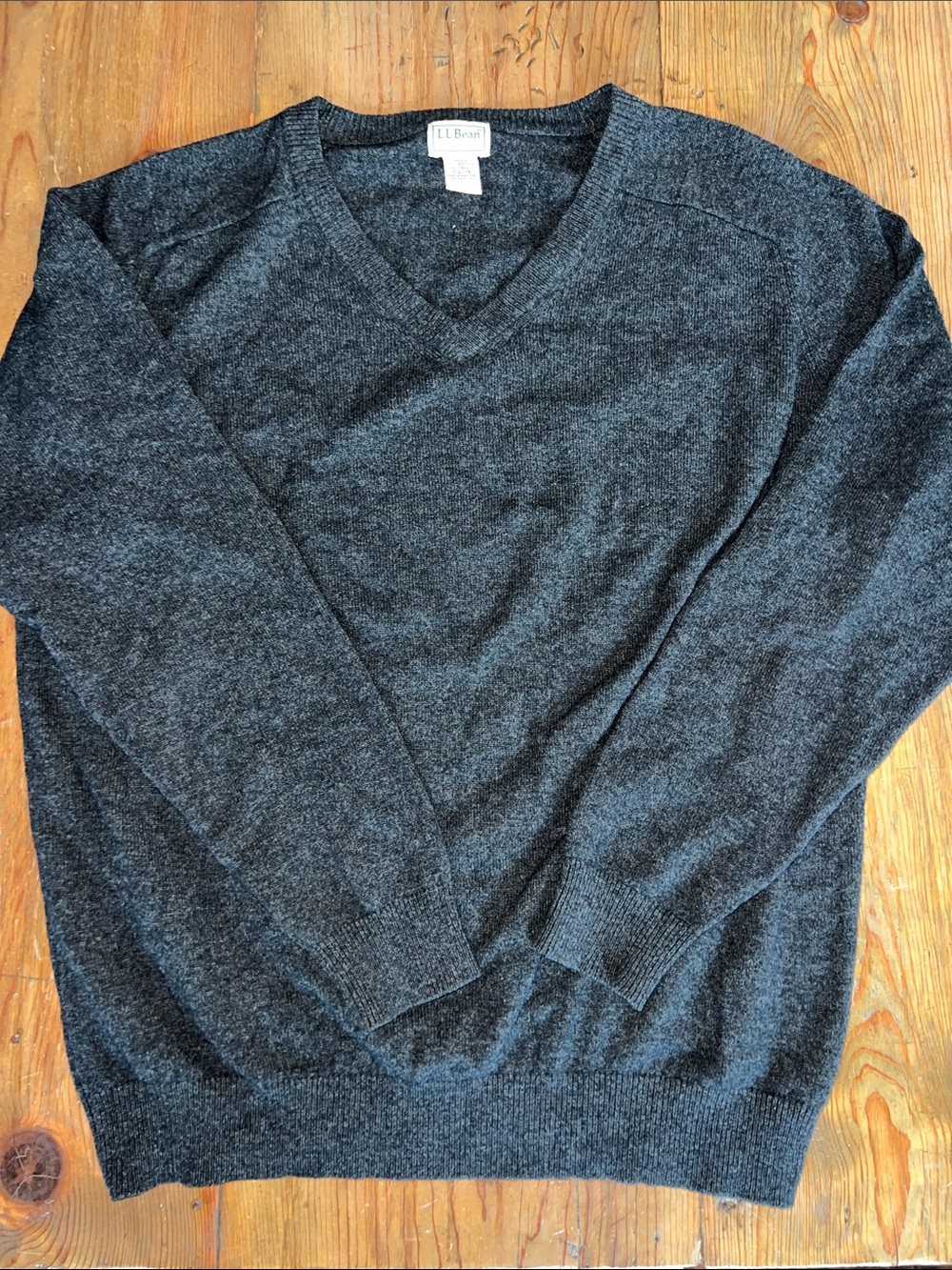 L.L. Bean Men's V-Neck Sweater in Charcoal 100% Lamb’s wool